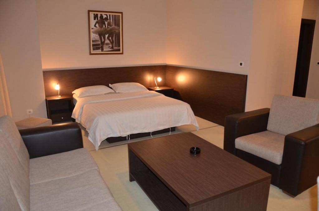 Hotel Golf Luxury Kruševac Kültér fotó