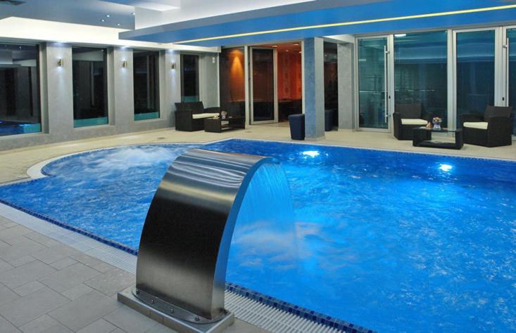 Hotel Golf Luxury Kruševac Kültér fotó