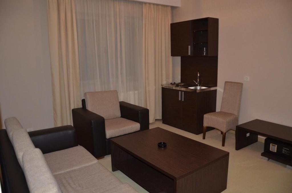 Hotel Golf Luxury Kruševac Kültér fotó