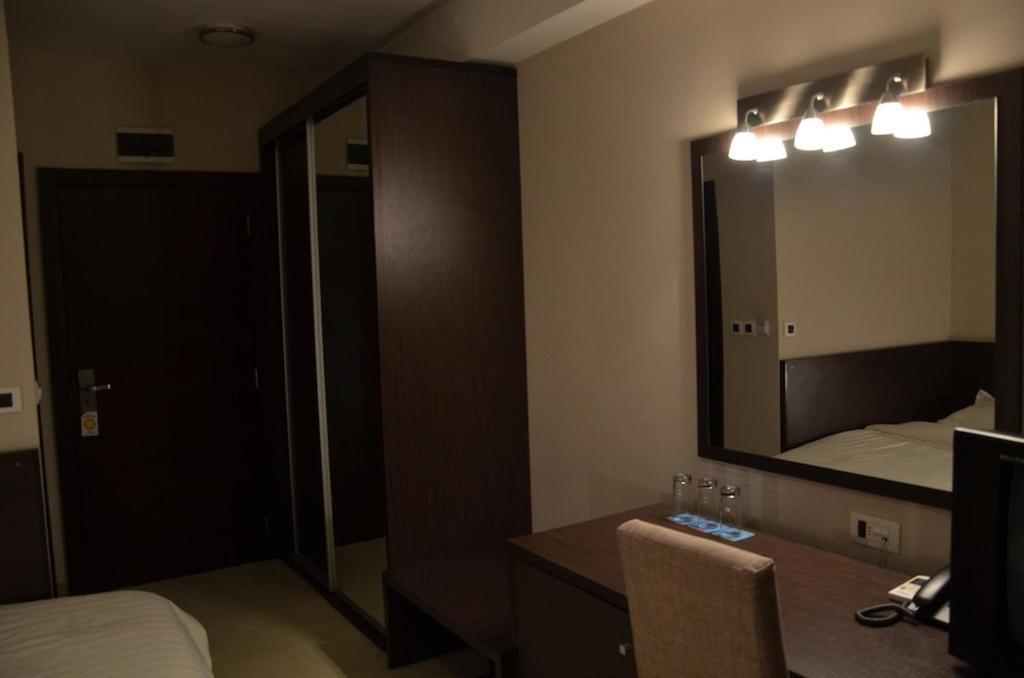 Hotel Golf Luxury Kruševac Kültér fotó